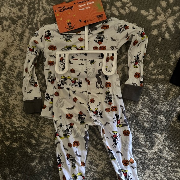 Lot of 4 18 month Halloween Outfits, Mickey, Snoopy Mommys lil Monster Body Suit - Picture 3 of 10
